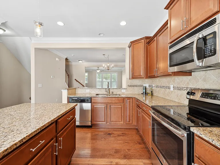 1359 Town Home Dr — Photo 14