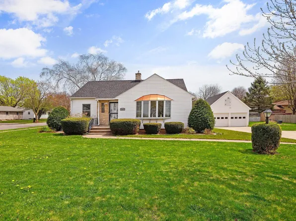 2721 Portage Rd, Madison, WI 53704