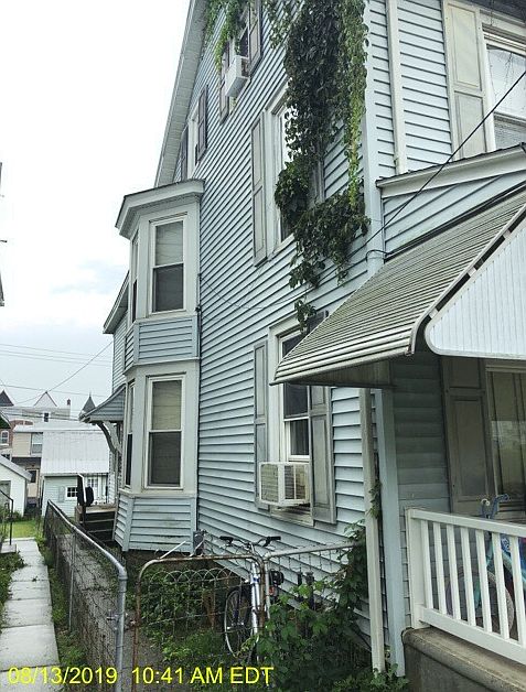 2nd image of 254 E Walnut St