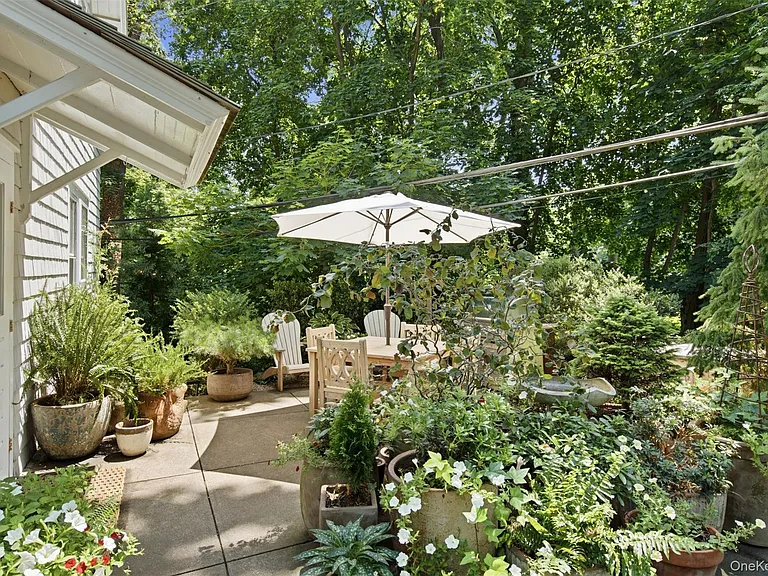 1394 Ridge Rd — Photo 33