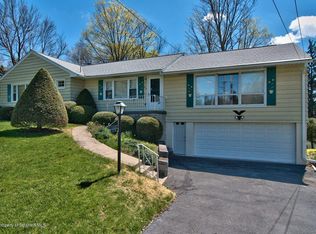 402 Park Ave, Clarks Green, PA 18411