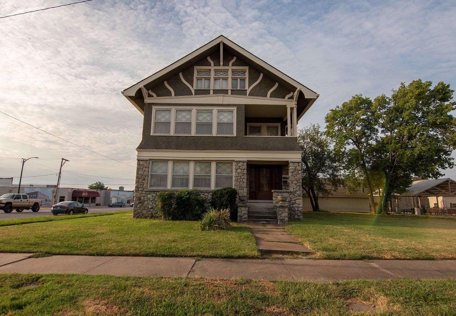 301 W 8th St APT C, Coffeyville, KS 67337 Zillow