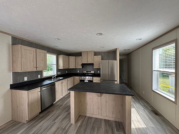 2nd image of 1450 Myrtle Street Site #16