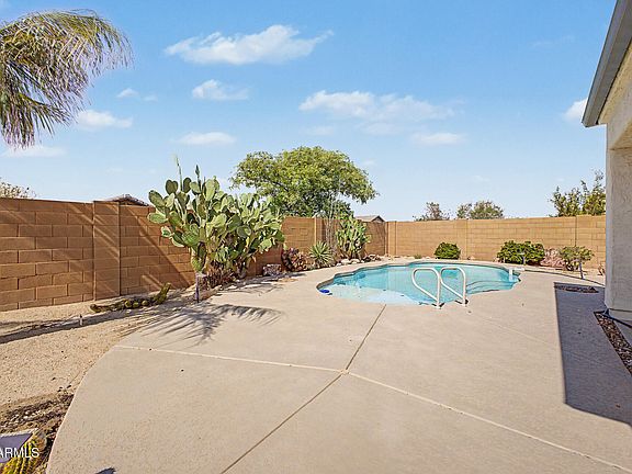 3rd image of 26142 W PIUTE Avenue