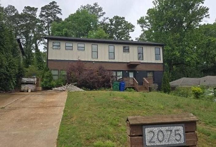 1st image of 2075 Holly Hill Dr