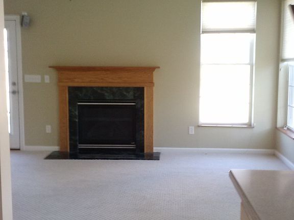 4th image of 10 Cambridge Cir