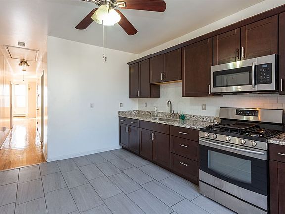 2nd image of 908 16th St #2
