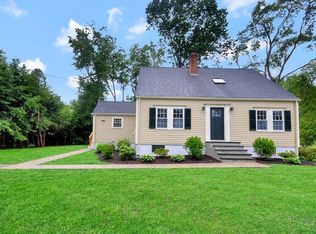 38 Hancock St, Bedford, MA 01730