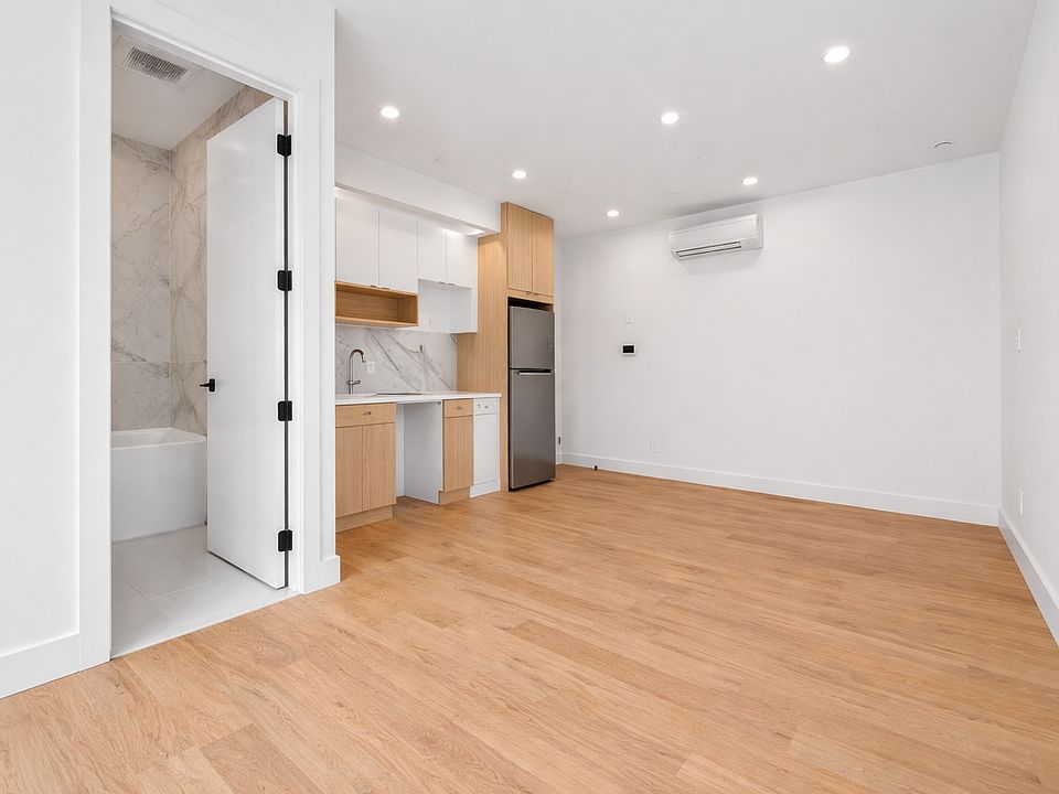 1st image of 408 Hawthorne St #1B