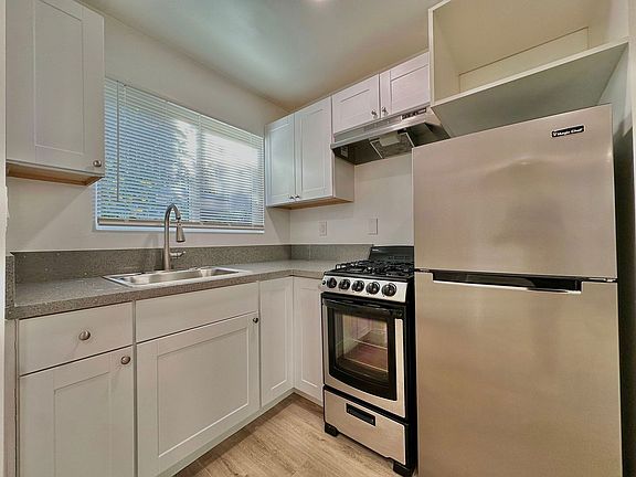 2nd image of 932 Maltman Ave #7