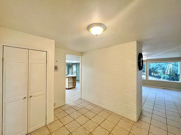 3rd image of 2434 130th Ave NE