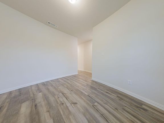 4th image of 1346 Great Sand Dune St