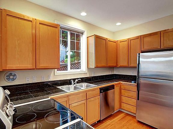 4th image of 5518 30th Ave NW