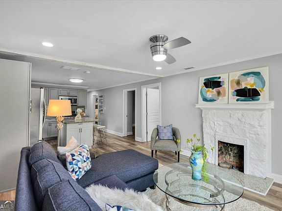 3rd image of 174 Howard St NW