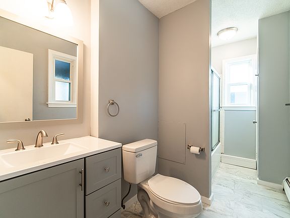 4th image of 398 Burritt St