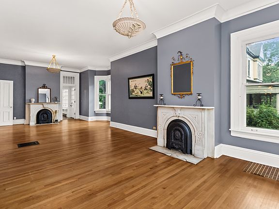 5th image of 1411 Maple Ave