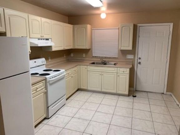 3rd image of 2901 Owen Ave #2901