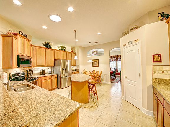 5th image of 32488 Willow Parke Cir