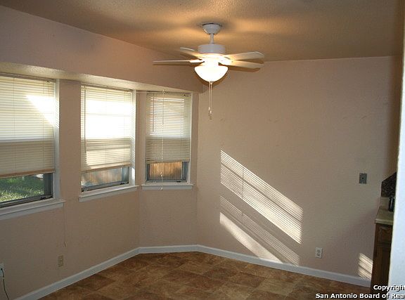 5th image of 9543 Dunstable Dr