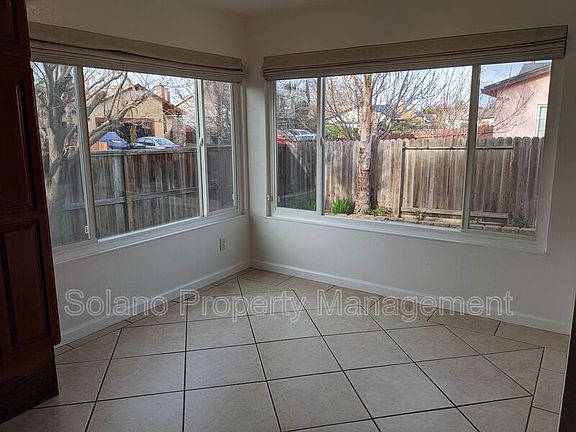 5th image of 908 Labrador Way