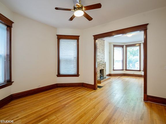 5th image of 4009 N Greenview Ave #1