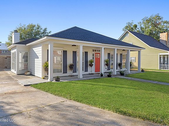 2nd image of 913 Handsboro Pl