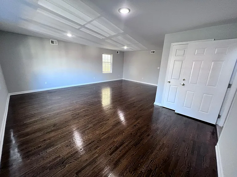 629 Roosevelt Ave #FF — Photo 3