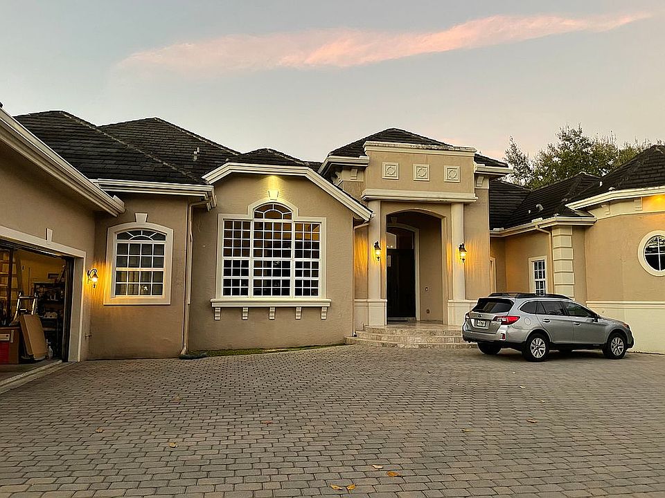 2nd image of 8725 SW 114th St