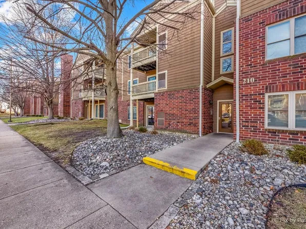 210 Glengarry Dr APT 309, Bloomingdale, IL 60108
