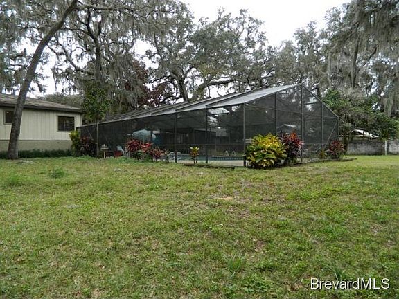 2nd image of 2225 Lime Ave