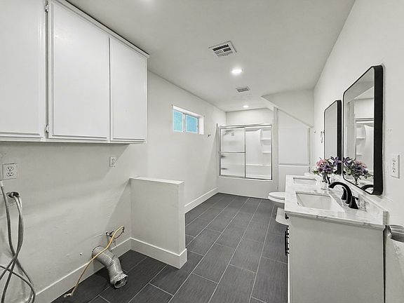 3rd image of 7471 Boyd Ave