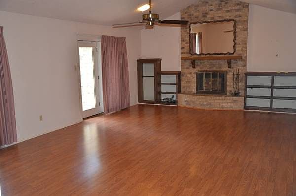 2nd image of 608 Del Monte Pl