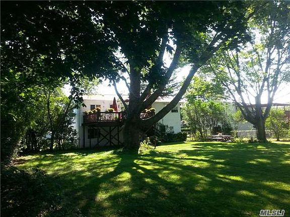 4th image of 70 Pamela Ln