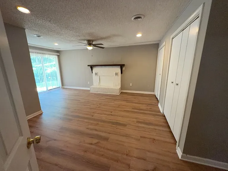 10805 Bennington Ave — Photo 12