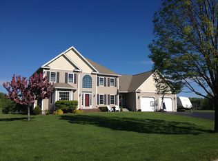 556 Wildflower Cir, Williston, VT 05495