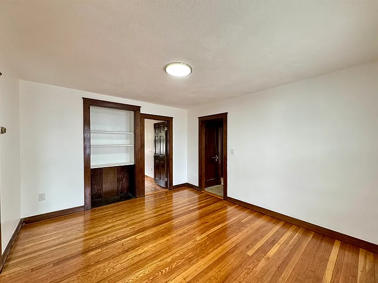 89-91 Thacher St #2 — Photo 13