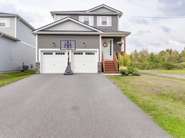 85 Douglas Dr, Bracebridge, ON P1L 0L3