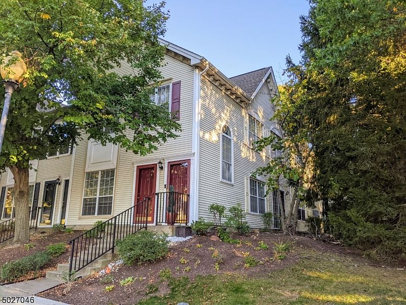 1st image of 84 EDWARD DR