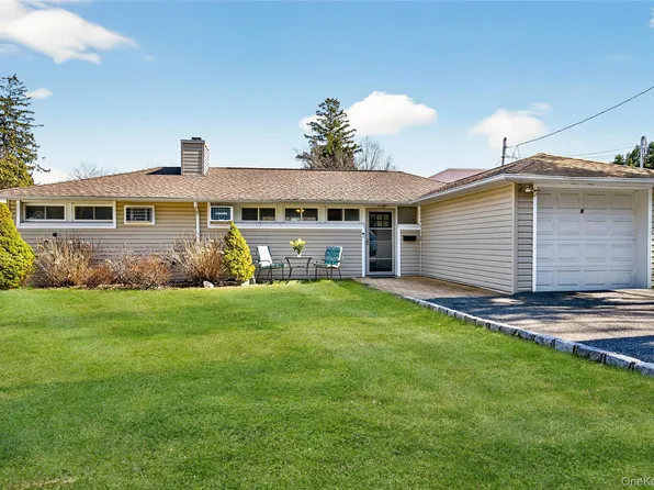 6 Wellington Road, Greenvale, NY 11548