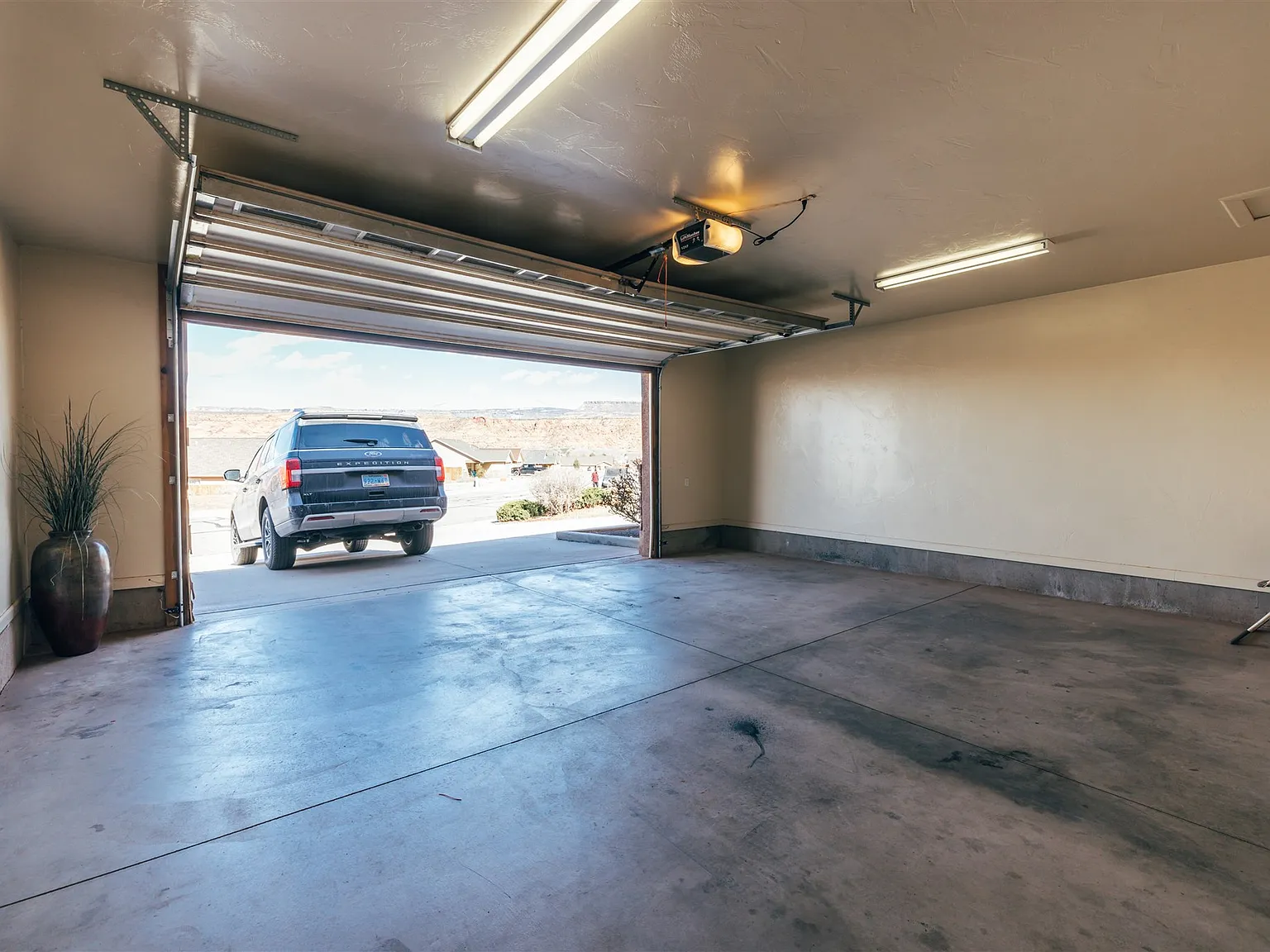 3 bed, 1608 sqft, $2,500 — Photo 4