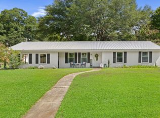 1402 Arcada Cir, Tupelo, MS 38804