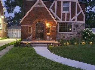 19130 Pennington Dr, Detroit, MI 48221