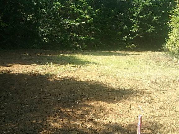 3rd image of 394 Woodpecker Dr