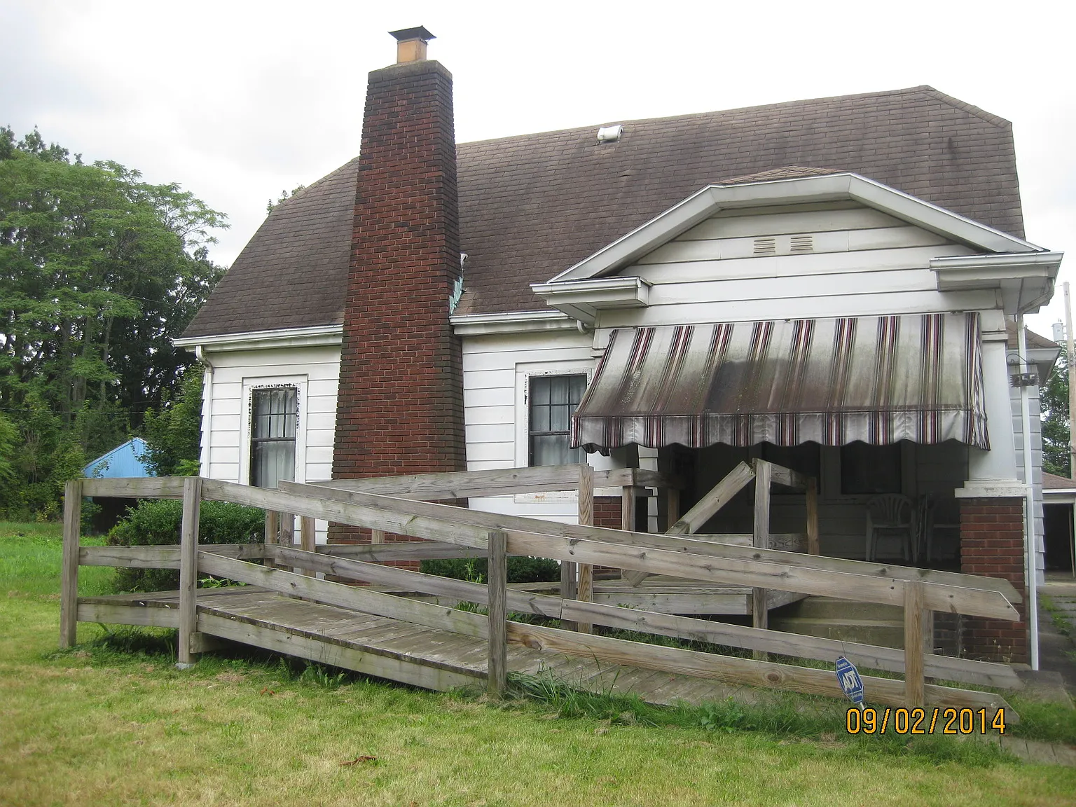 455 Lora Ave photo 1