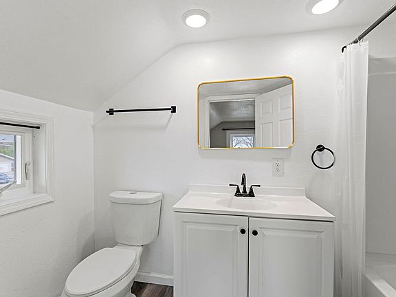 3rd image of 457 Ahnaip St #17738305