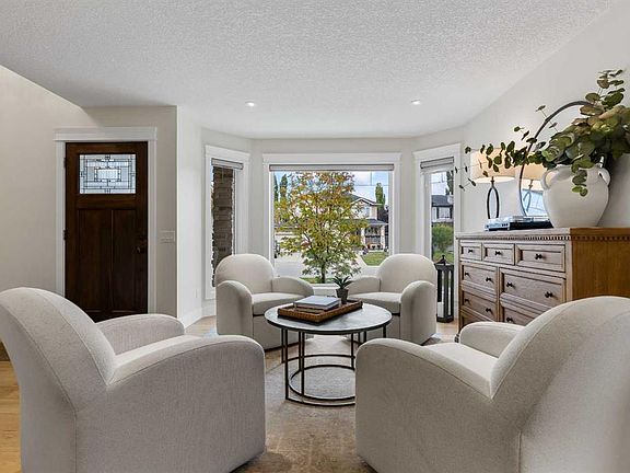 4th image of 106 N Chapala Close SE