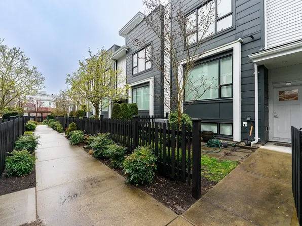 2277 Oak Meadows Dr #180, Surrey, BC V3Z 0W6