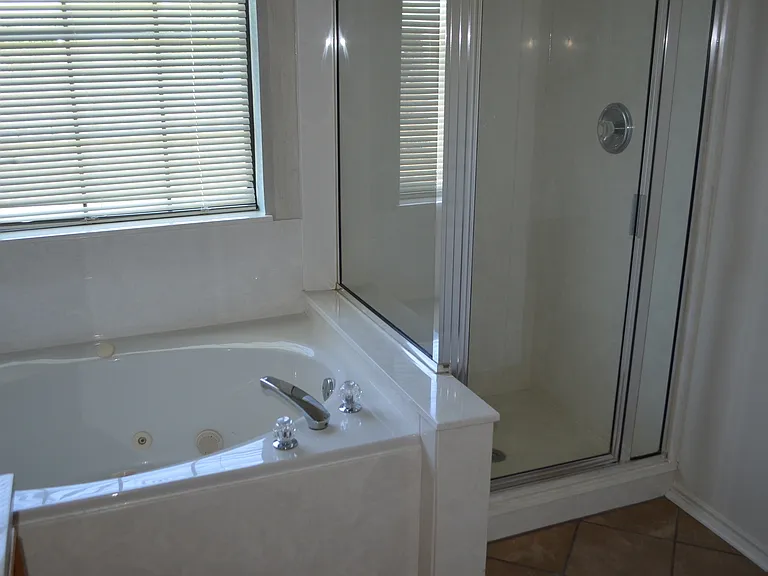 2521 Creek Dr — Photo 10