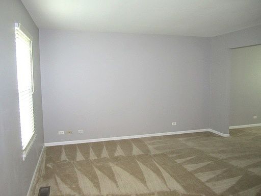 2nd image of 925 Shoreline Dr
