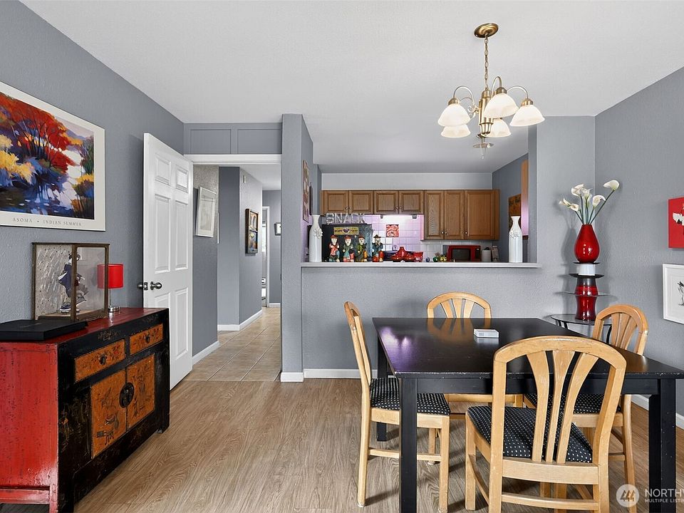 1st image of 17431 Ambaum Boulevard S #D14